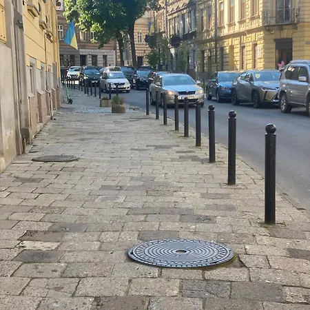 стильна смарт по вулиці дудаєва